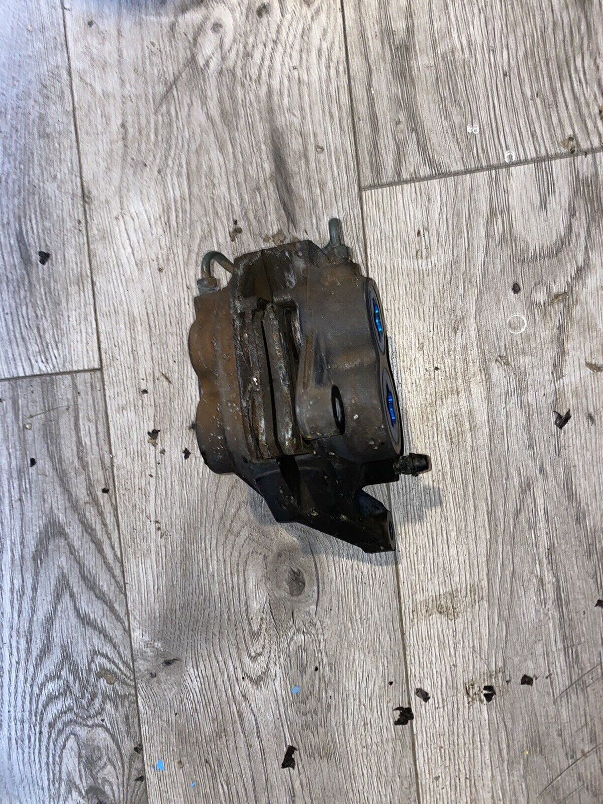 YAMAHA YZF600 YZF1000 LEFT FRONT BRAKE CALIPER (YBC170)