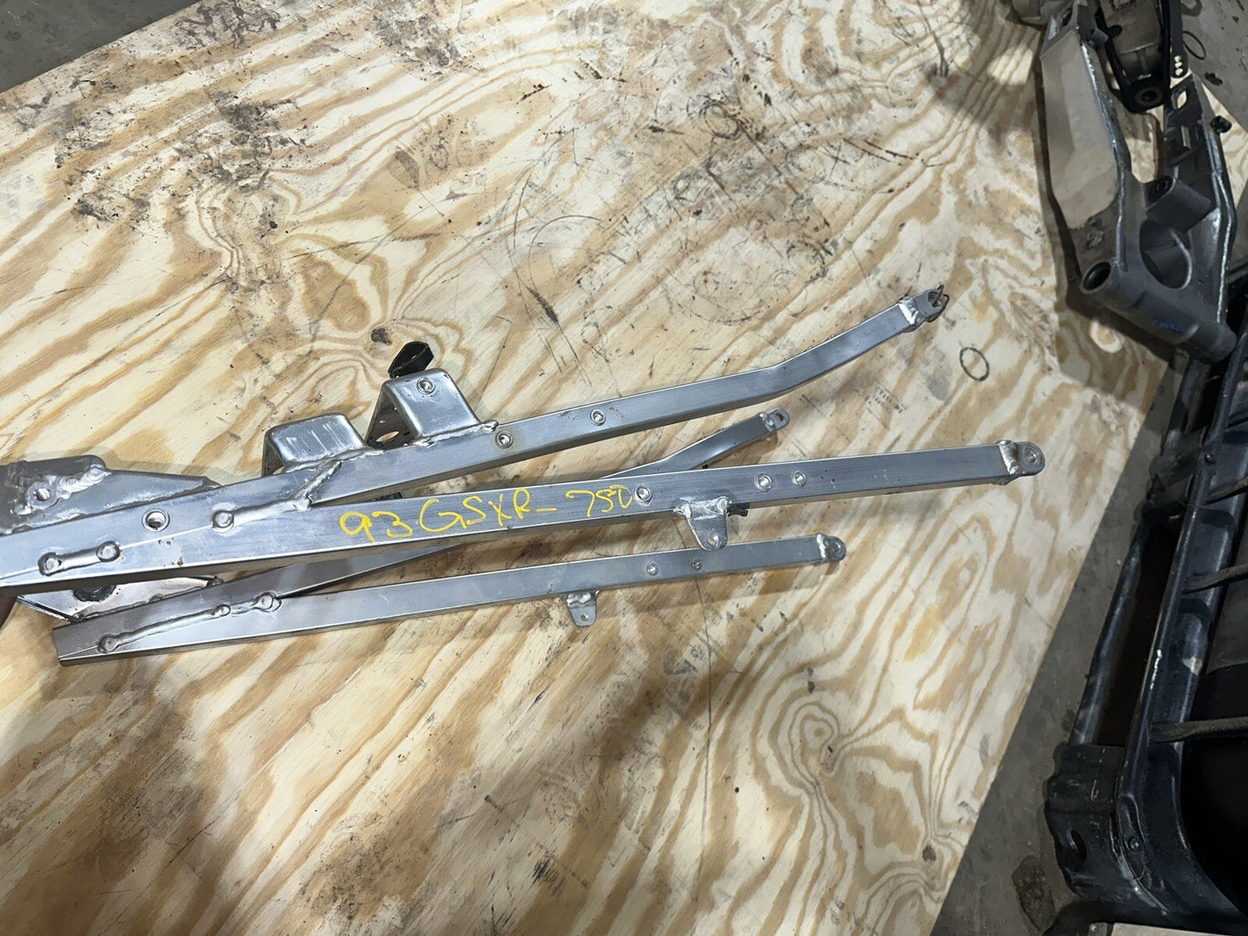 93-96 Suzuki Gsxr 750 Rear Subframe  Sub Frame Straight