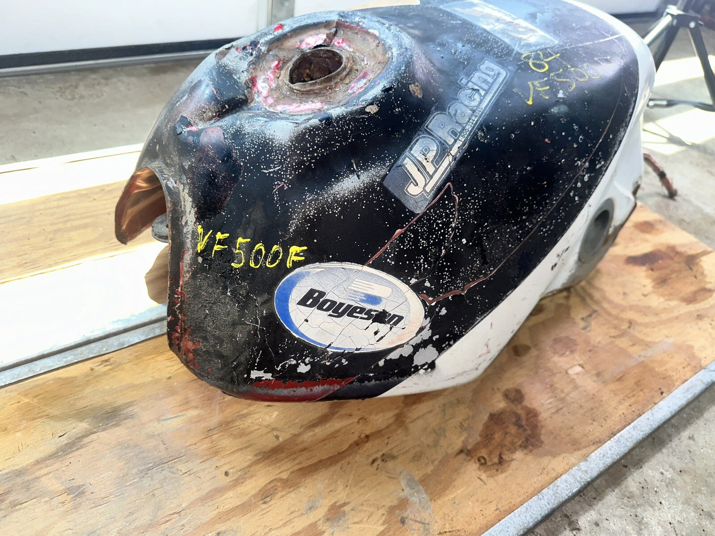 84 - 85 Honda VF500F Interceptor Gas Tank Fuel Cell Petrol Reservoir OEM