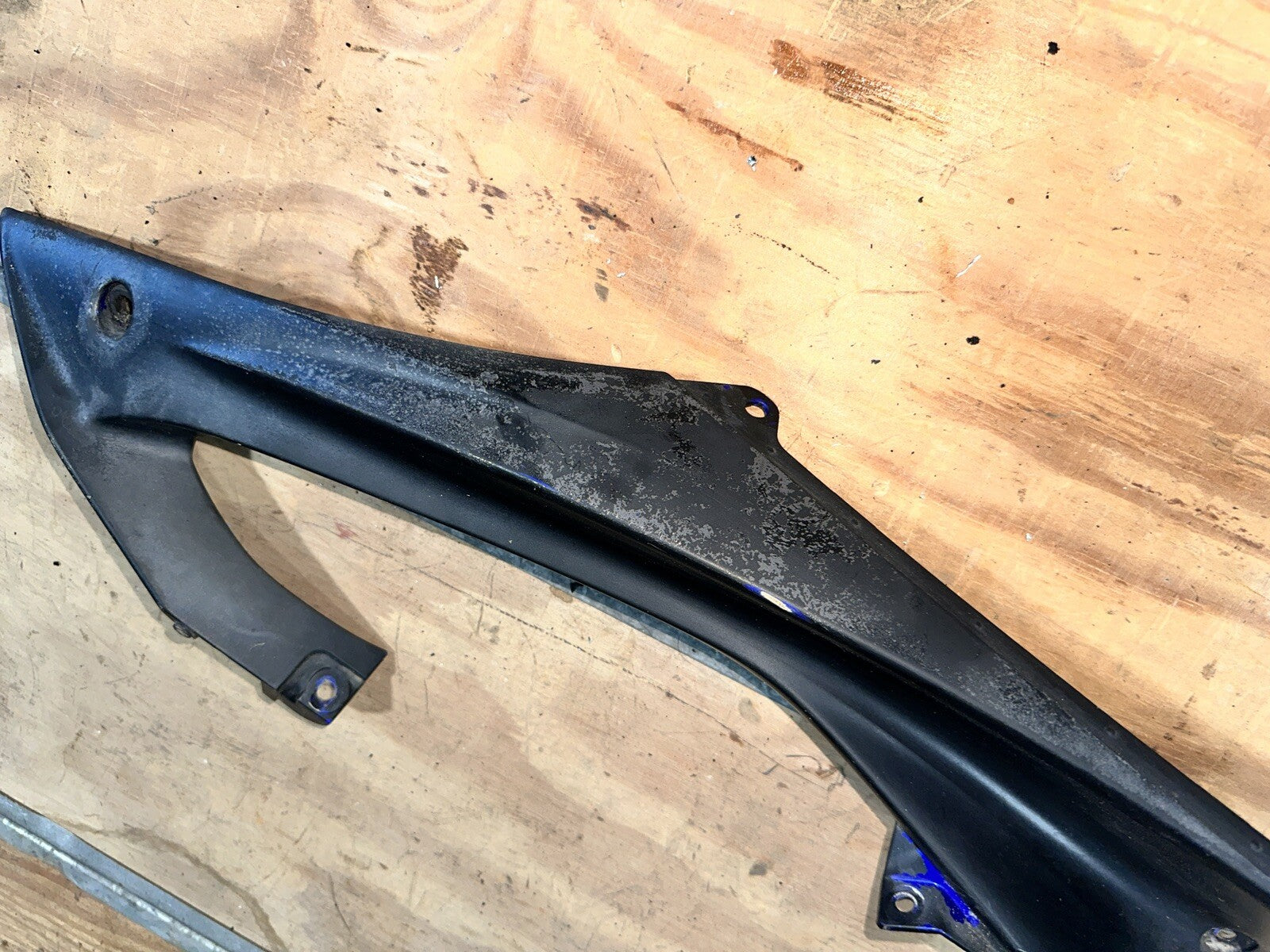 08-16 YAMAHA YZF R6 RIGHT UPPER MID SIDE FAIRING COWL PLASTIC 