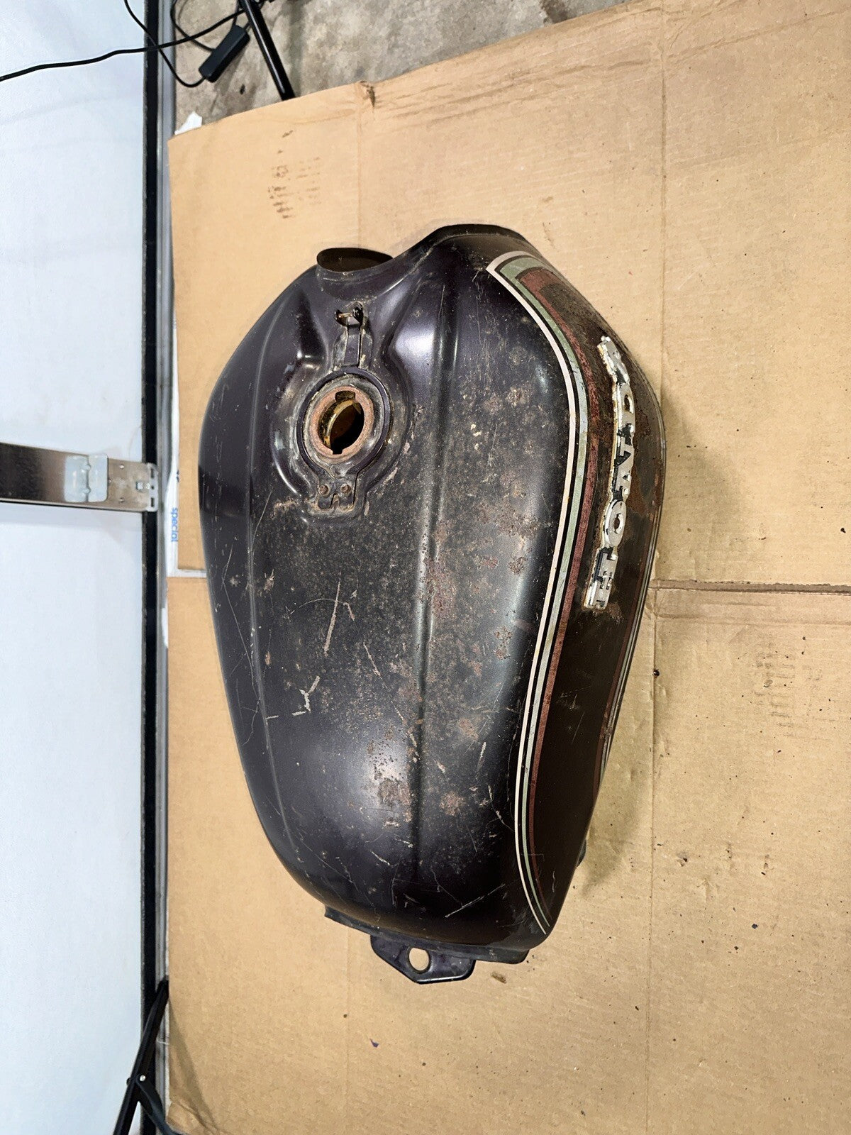 HONDA 80 81 CB750K GAS TANK FUEL CELL PETROL OEM Dented