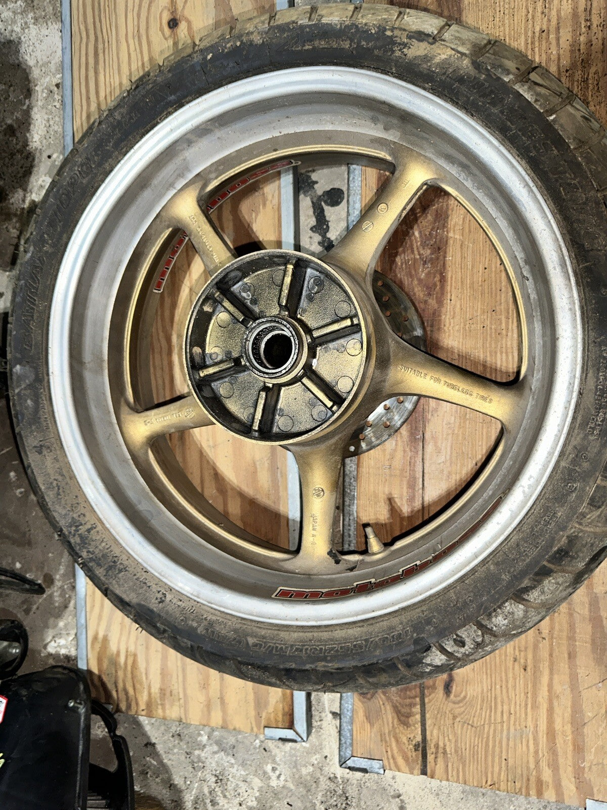 2003 - 2005 Yamaha Yzf R6 06 - 09 R6s Oem Rear Wheel Rim Tire