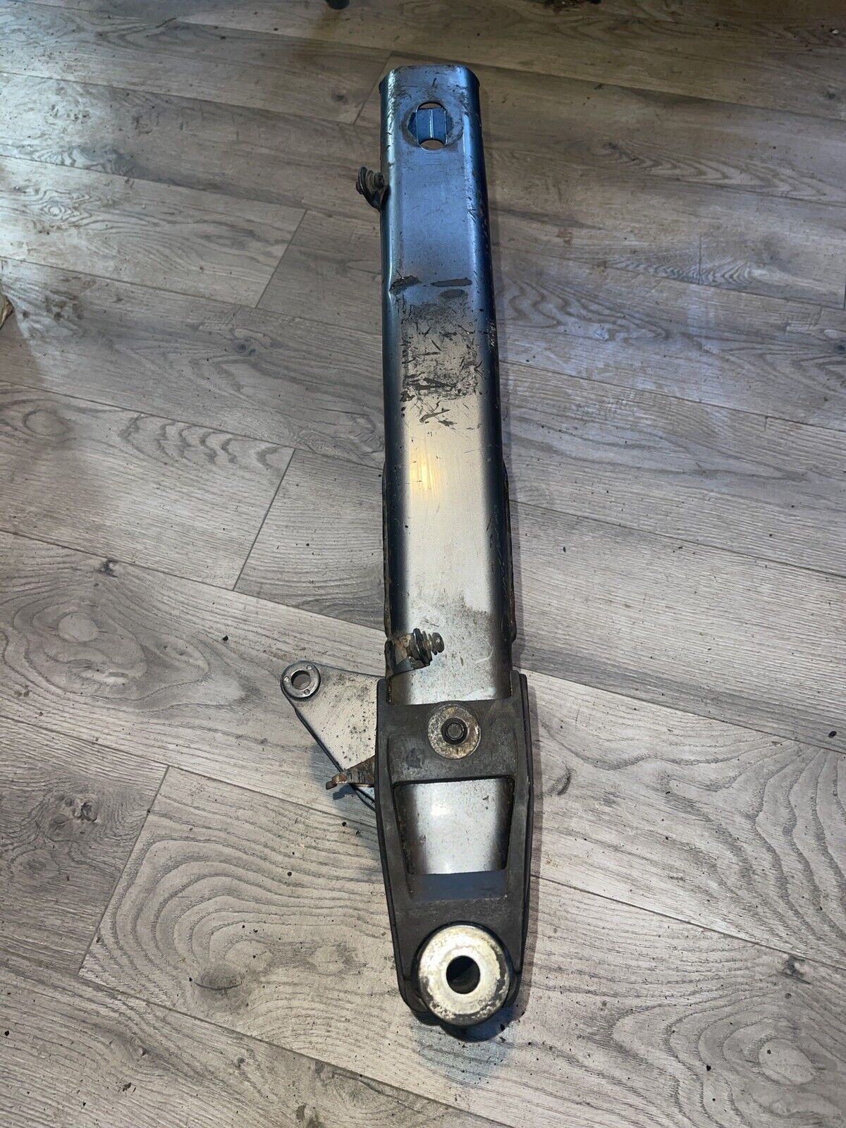 YAMAHA 92 93 94 95 96 97 98 XJ600S SECA II REAR SWINGARM OEM