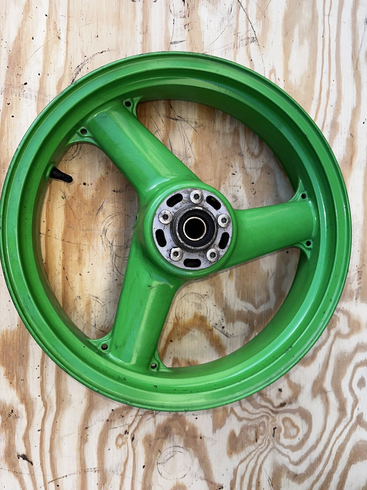 1996 94-97 Kawasaki Ninja ZX9 ZX900 Front Wheel Rim  17x3.5 OEM