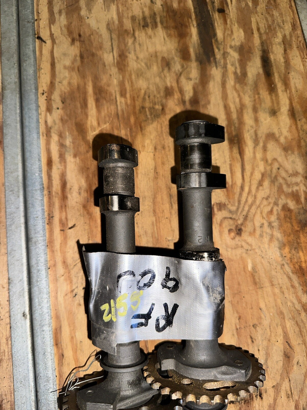 1996 Suzuki RF900R Camshaft Cams Cam Shafts 12711-31e10 12721-31e00