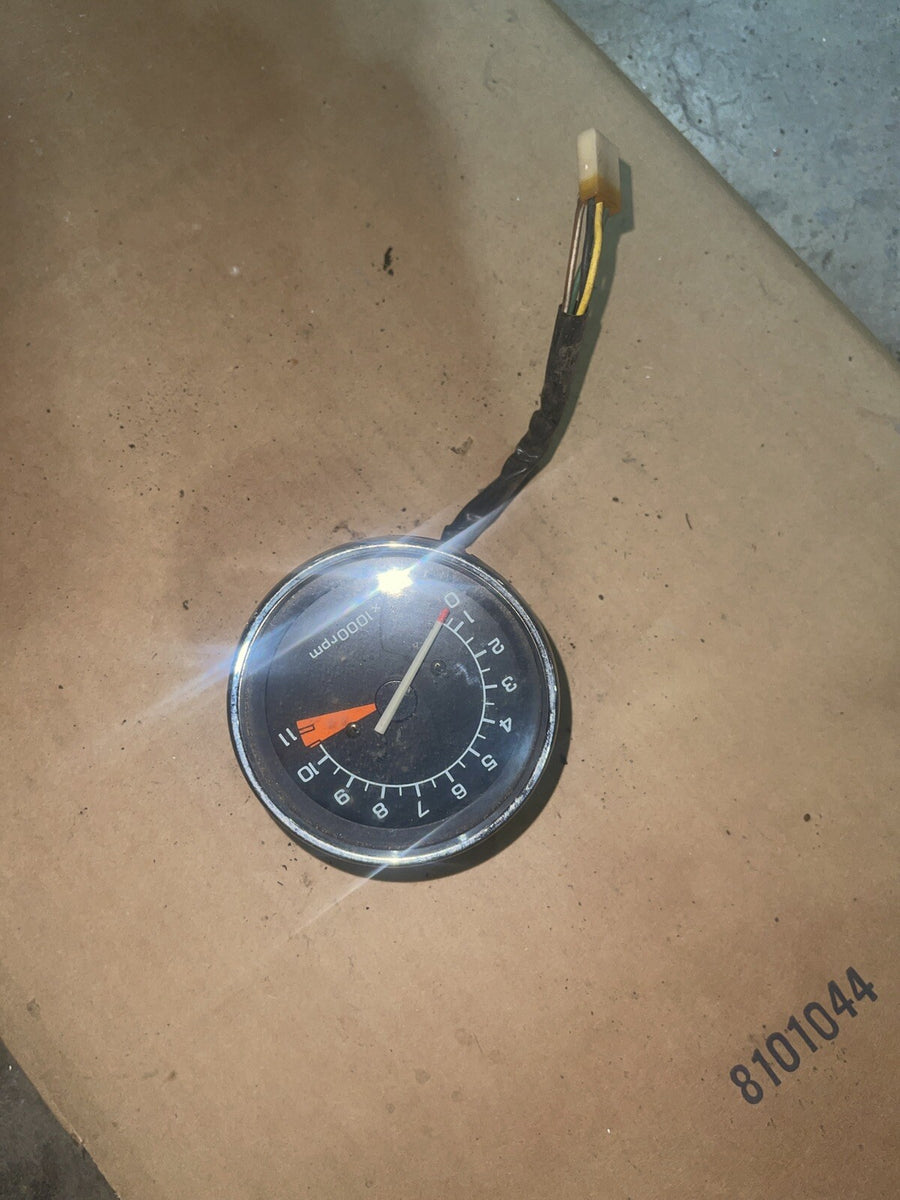 1986 85 86 Honda Magna VF700 Tachometer  gauge cluster 1985-1986 VF 700 C