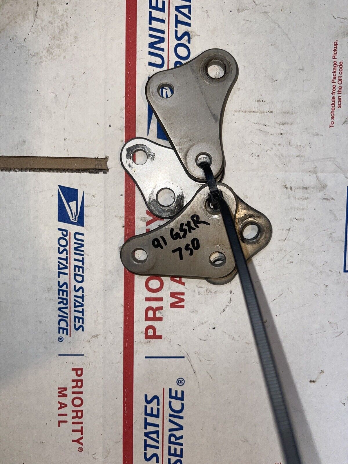 1988 - 1992 SUZUKI GSXR750 GSXR1100 OEM LOWER  ENGINE MOUNT FRAME BRACKET