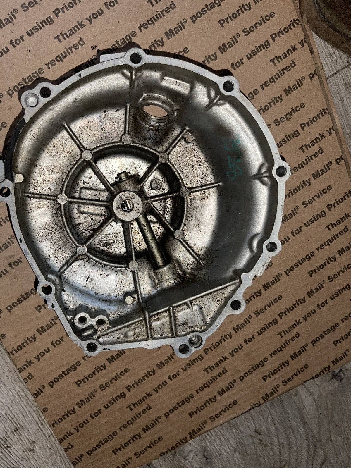 01-02 2001 2002 Yamaha Yzf R6 Engine Clutch Cover