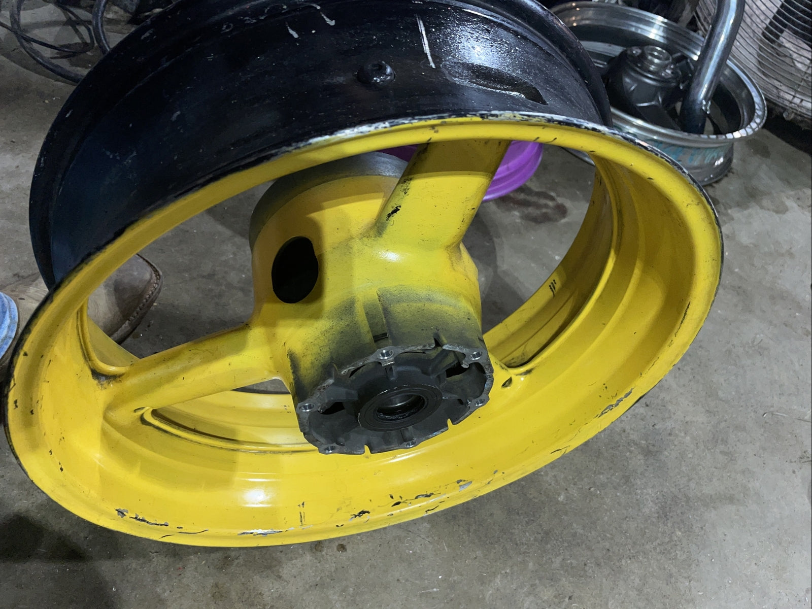 99 00 01 02 YAMAHA YZF R6 REAR WHEEL RIM ROTOR OEM STRAIGHT #0194