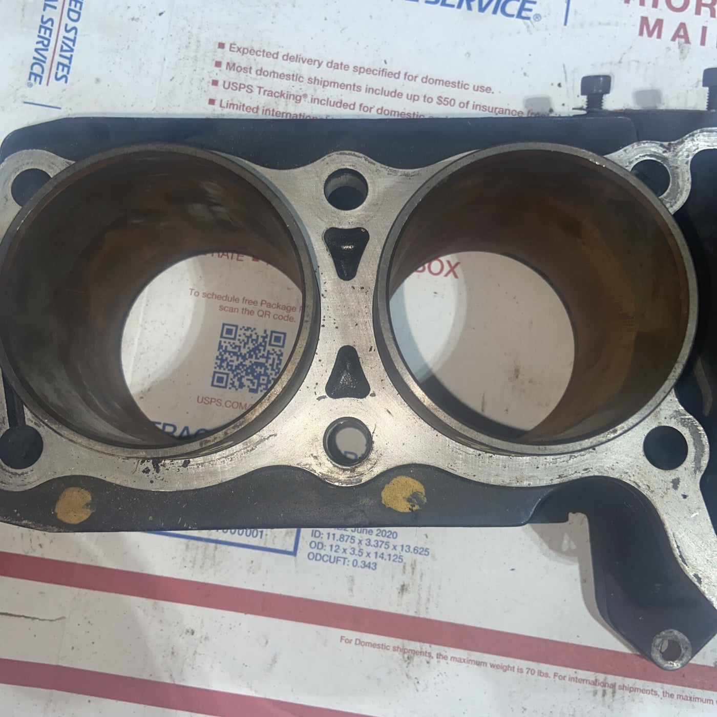 1989 Suzuki GSXR ENGINE MOTOR PISTON CYLINDERS BLOCK JUG