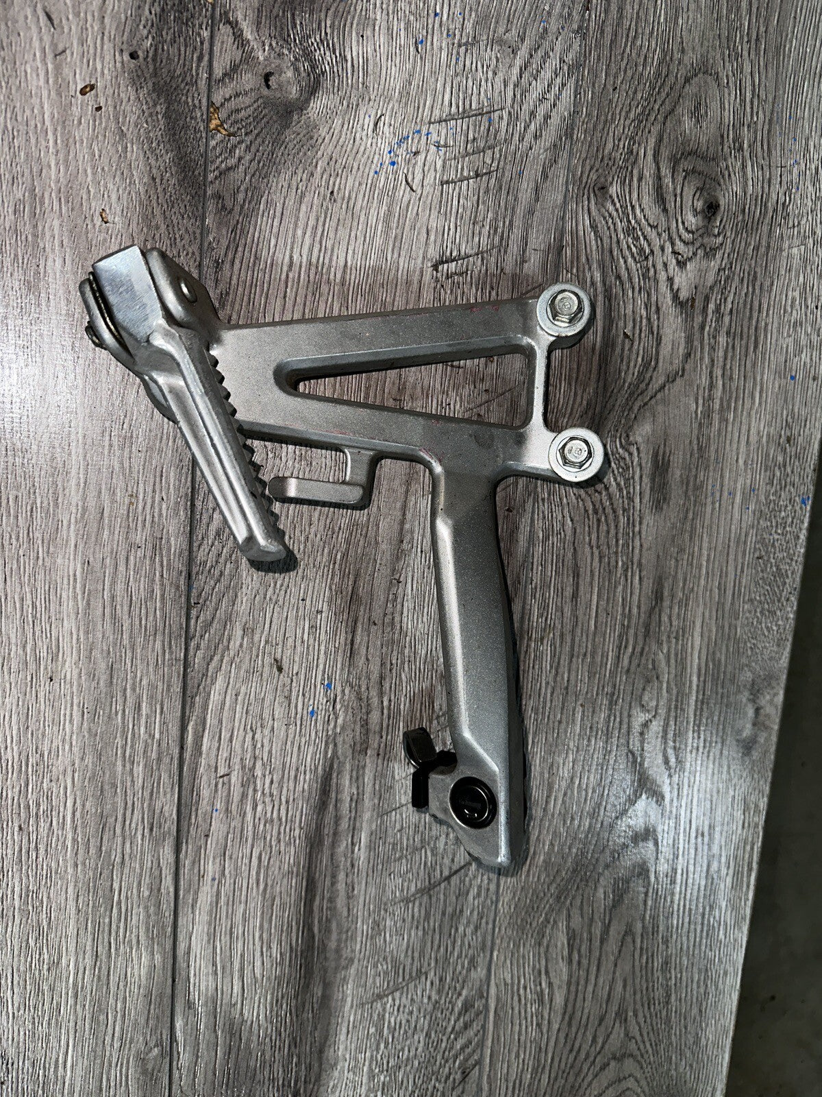 1997 97 95-98 Honda CBR600F3 REAR PASSENGER LEFT FOOT PEG REST BRACKET