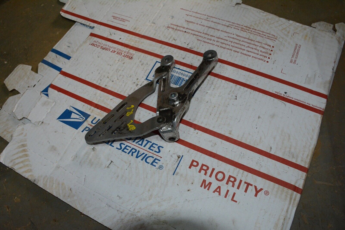 00-01 YAMAHA YZF R1 LEFT REARSET REAR SET FOOT PEG