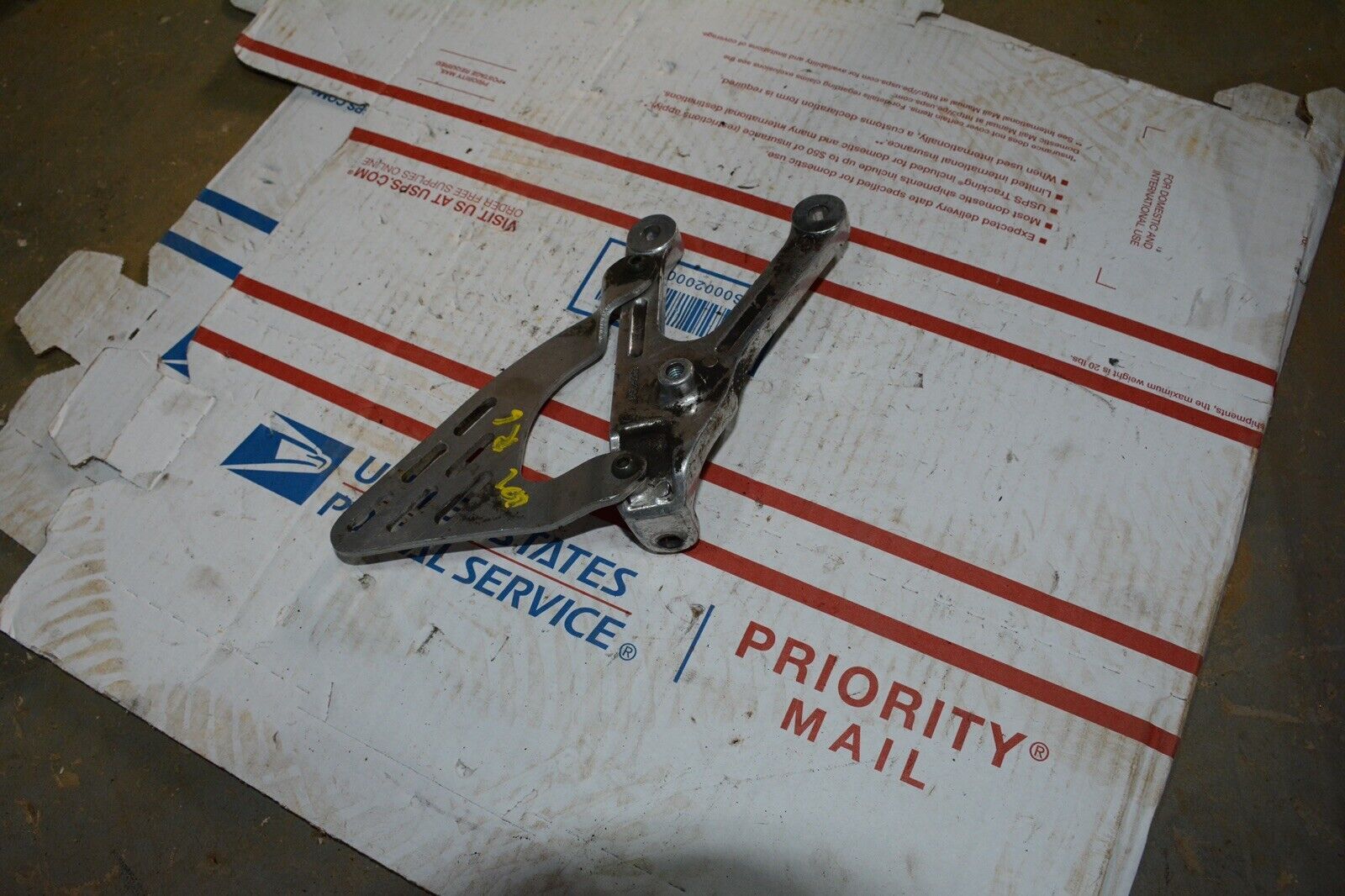 00-01 YAMAHA YZF R1 LEFT REARSET REAR SET FOOT PEG