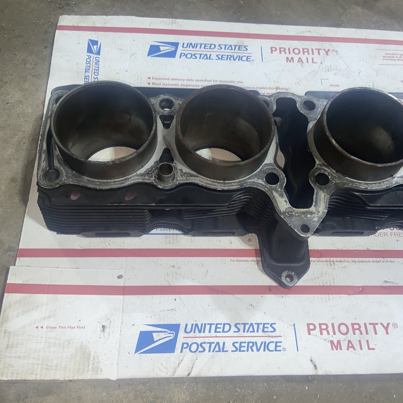1989 Suzuki GSXR ENGINE MOTOR PISTON CYLINDERS BLOCK JUG