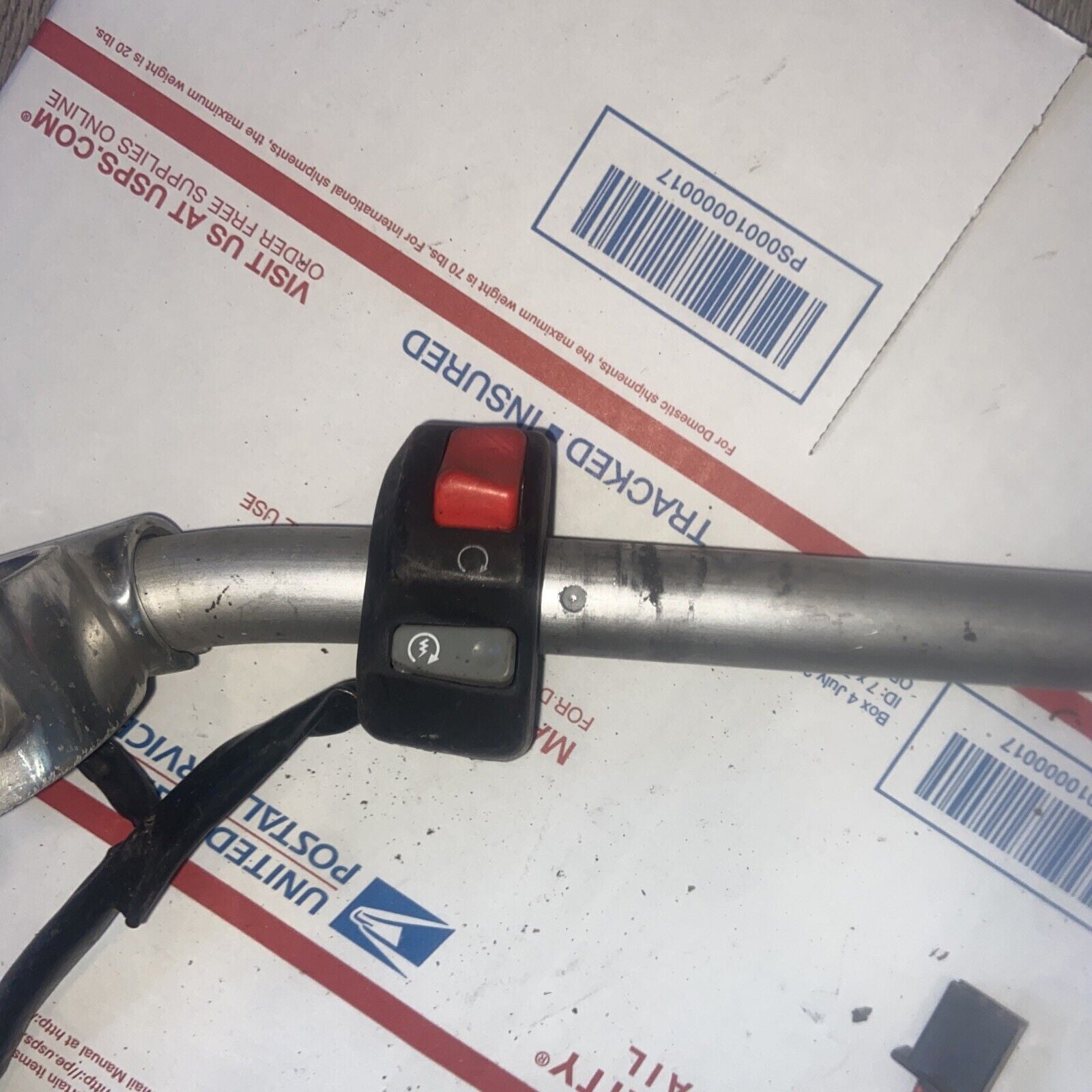 2005-08 Yamaha YZF-R1 OEM Front Right Handlebar Starter Switch Controls Bent