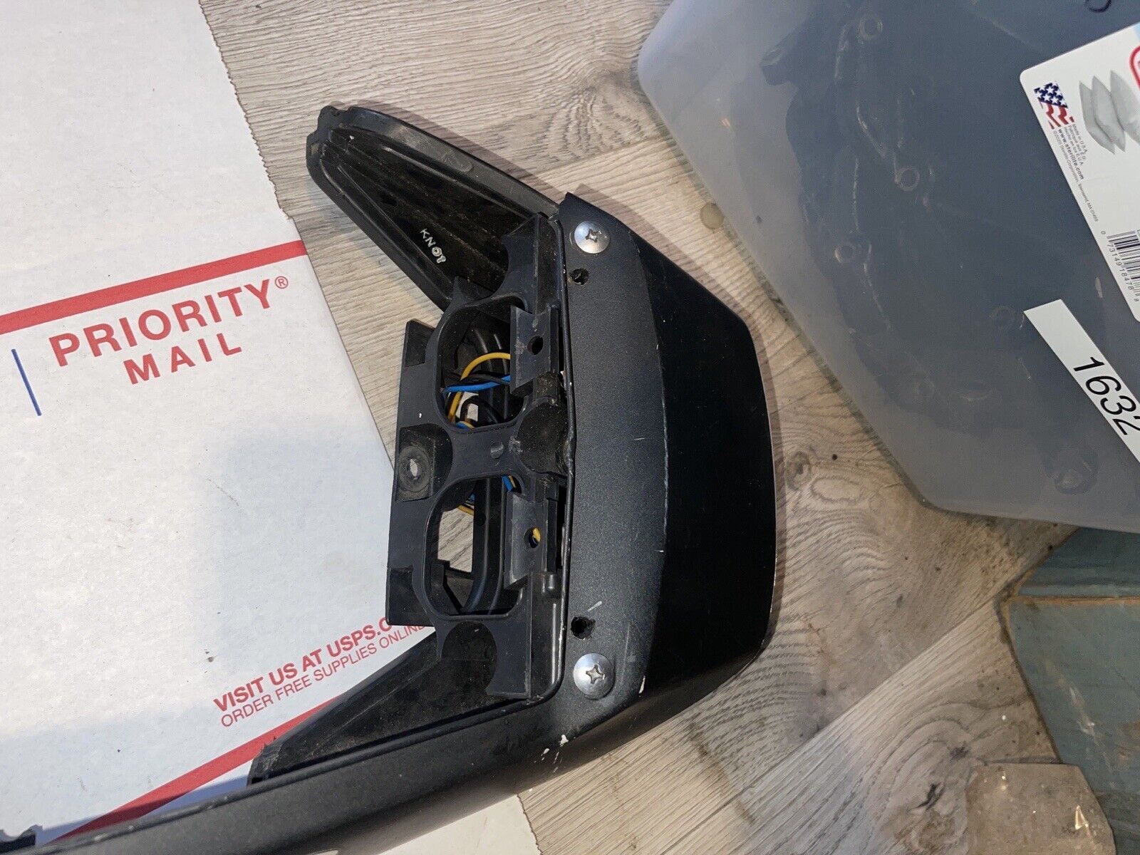 99-00 YAMAHA YZF R6 REAR BACK TAIL FAIRING COWL SHROUD LEFT SPLIT TAILLIGHT