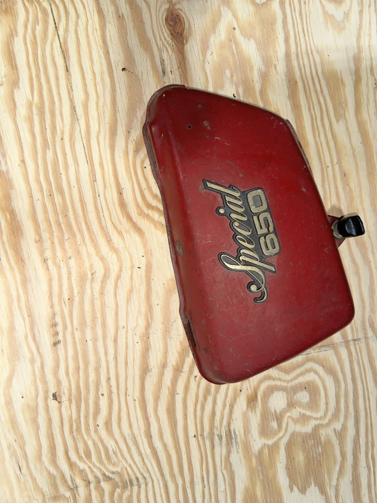 1979 Yamaha Special 650 OEM Steel Left Side Cover/Knob