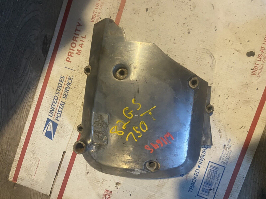 SUZUKI 1982 GS750 LEFT ENGINE/MOTOR SPROCKET COVER