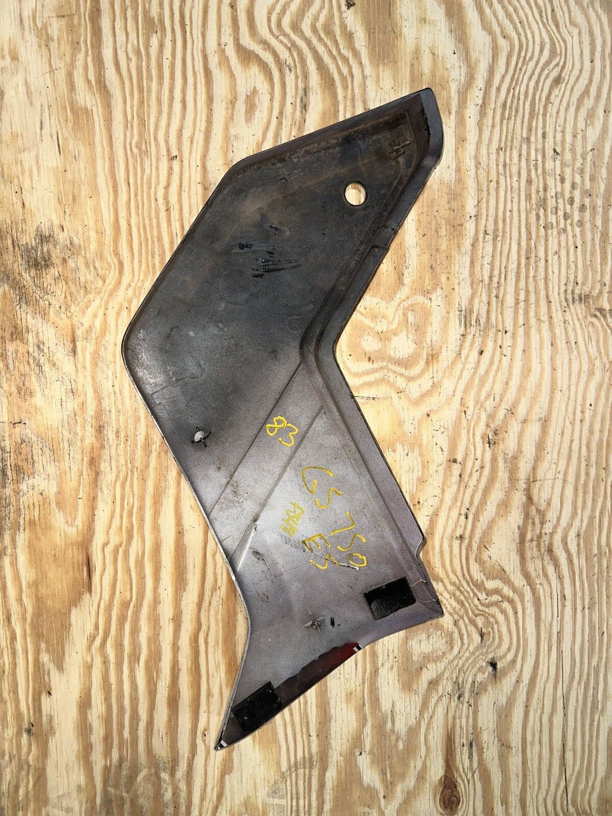 1983 SUZUKI GS750ES GS750 LEFT SIDE COVER FRAME PANEL