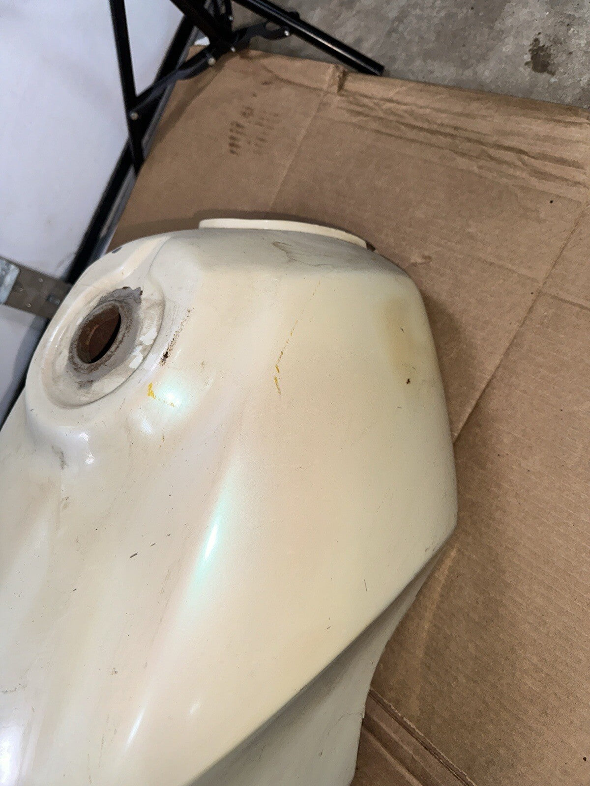 1984 85 HONDA VF500F VF 500 F INTERCEPTOR FUEL GAS PETRO TANK OEM 175A1-MF2-670