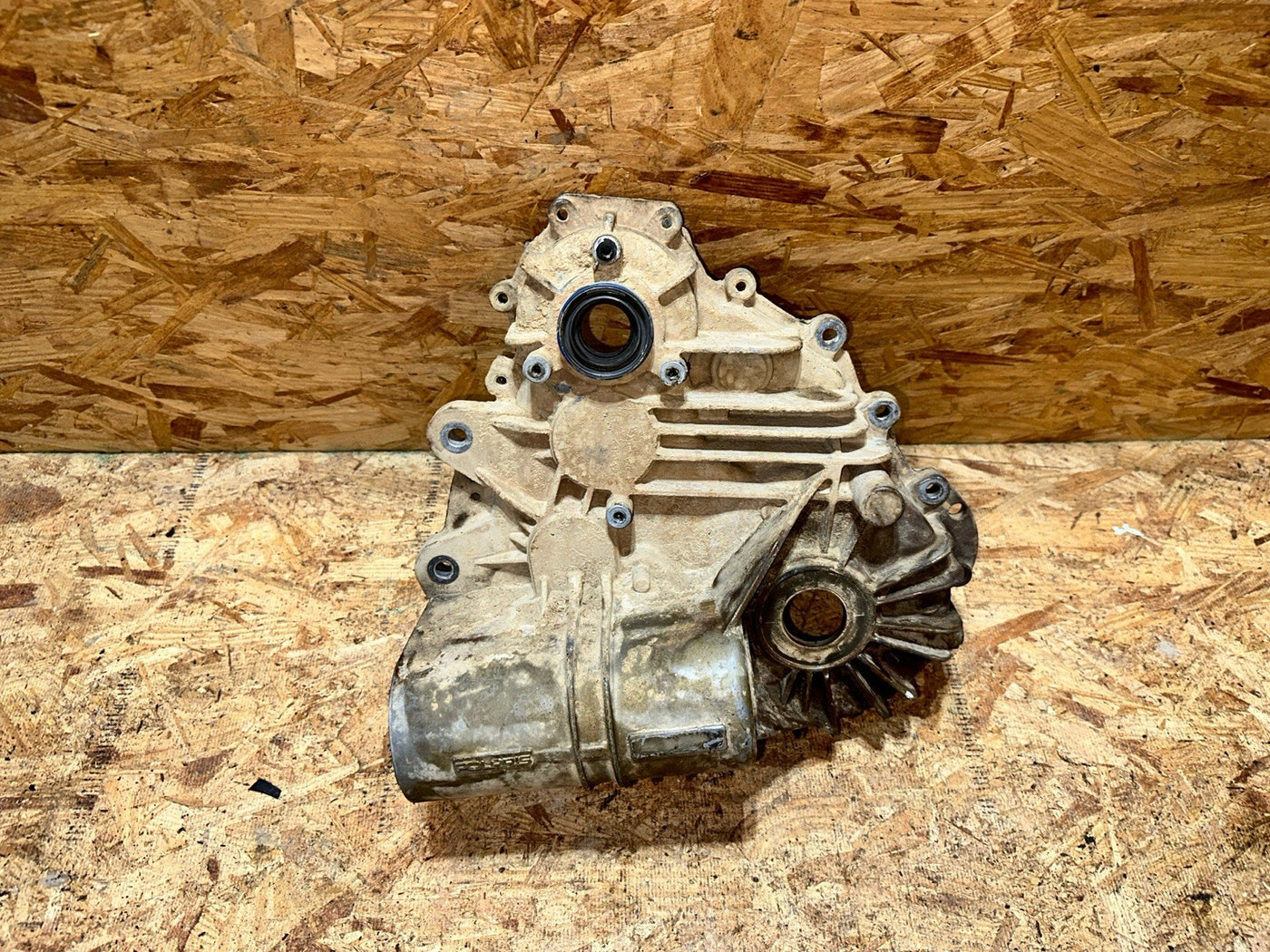 Polaris RZR XP 1000 20 HIGHLIFTER  left Transmission Gear Case Housing 3236544