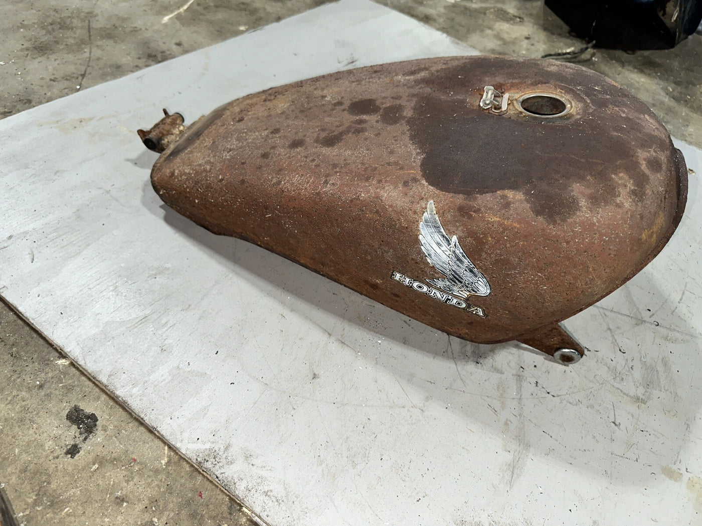 85 Honda VF500 VF 500 C V30 Magna Gas Fuel Petrol Tank 