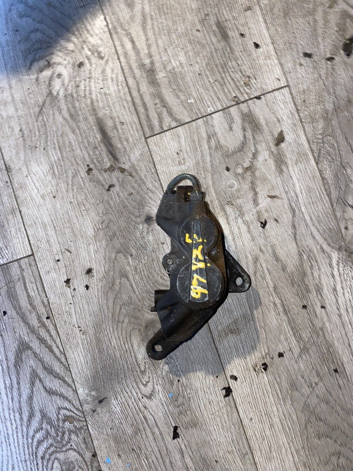 YAMAHA YZF600 YZF1000 LEFT FRONT BRAKE CALIPER (YBC170)