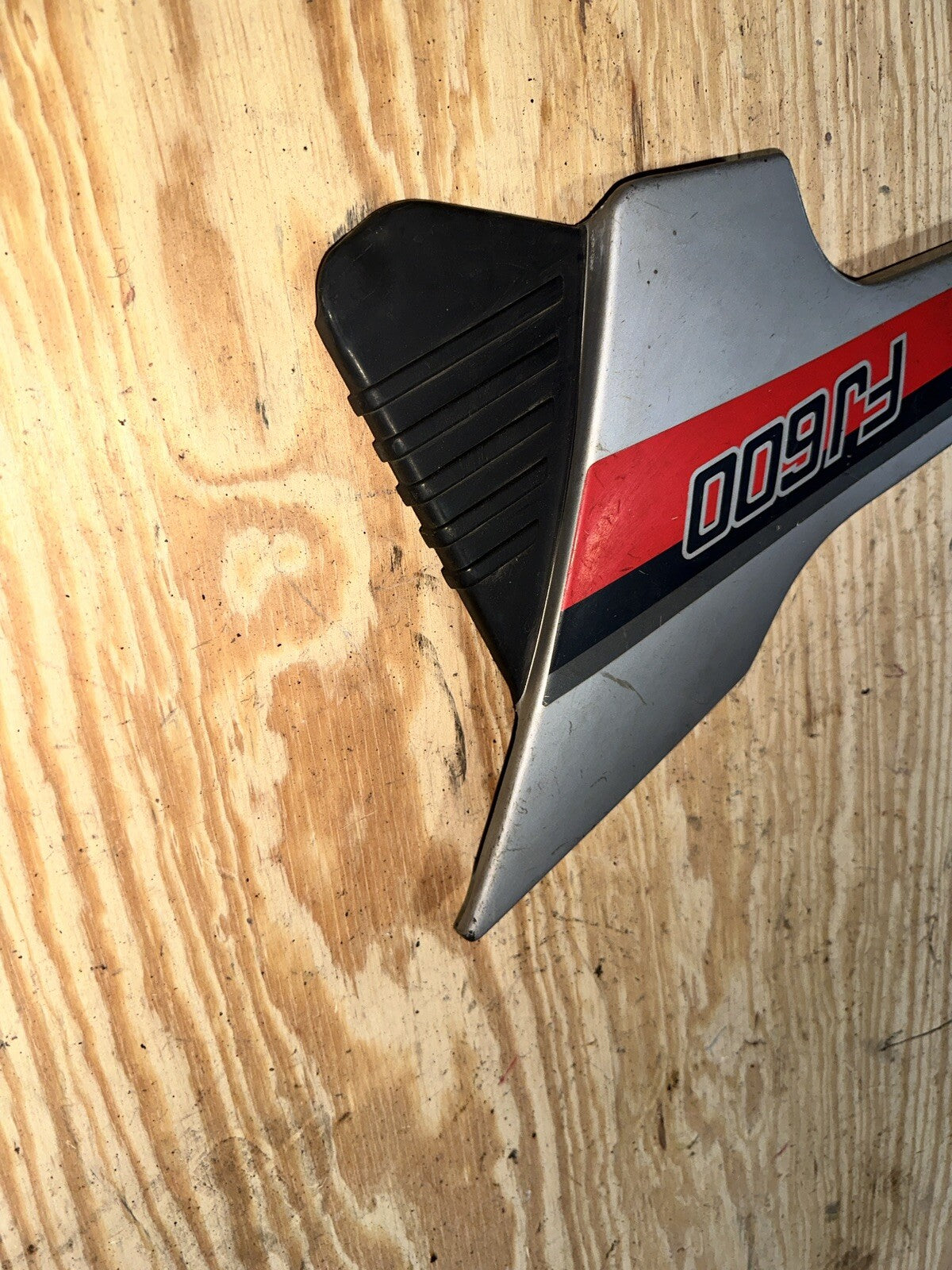 1984-85 Yamaha FJ600 Right Side Cover Panel - READ DESCRIPTION