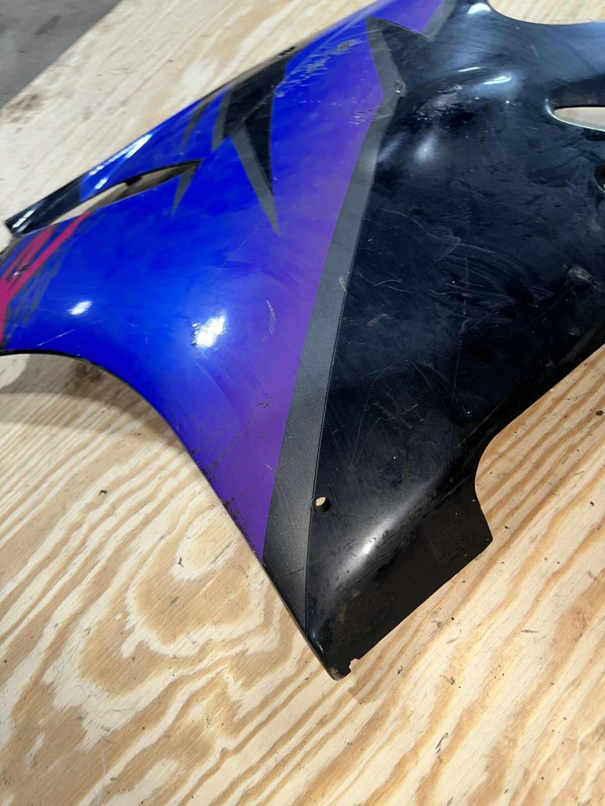 92 93 SUZUKI GSXR 600 750 LEFT SIDE LOWER FAIRING COWL OEM 94481-17E0