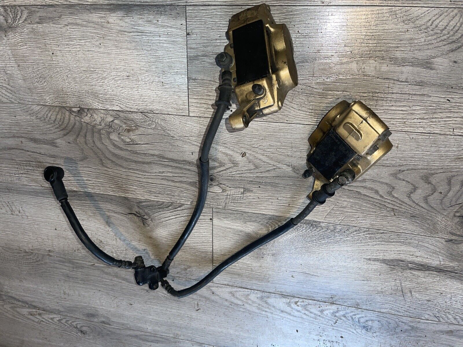 87 Yamaha FZR 1000 FZR1000 Front Brake Calipers