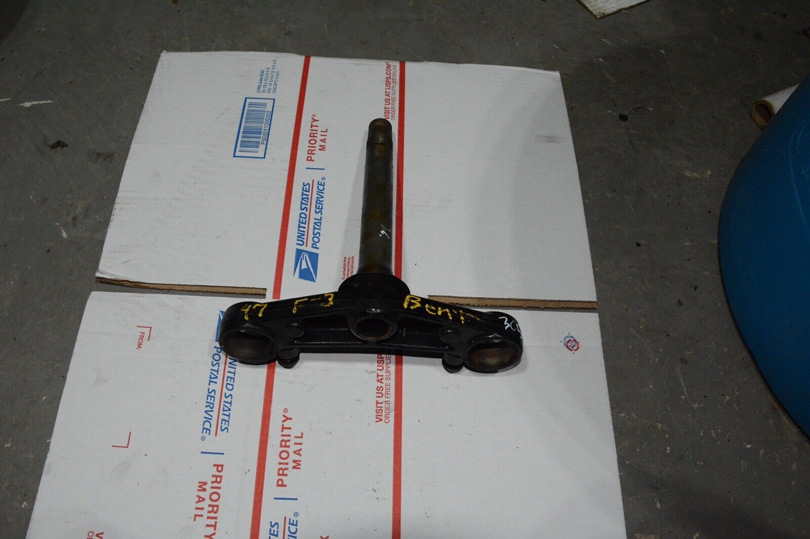 HONDA CBR600F3 FRONT FORKS CLAMP LOWER TRIPLE TREE STEM BENT
