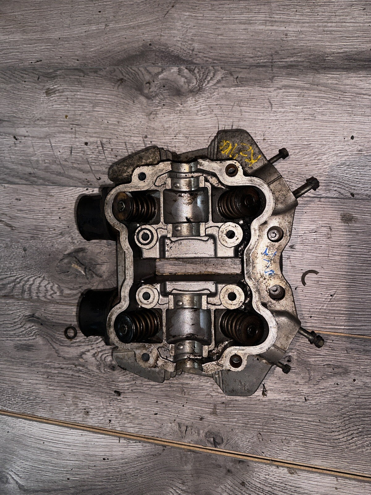 1976 Kawasaki KZ400D ENGINE TOP END CYLINDER HEAD VALVES SPRINGS KZ 400 76