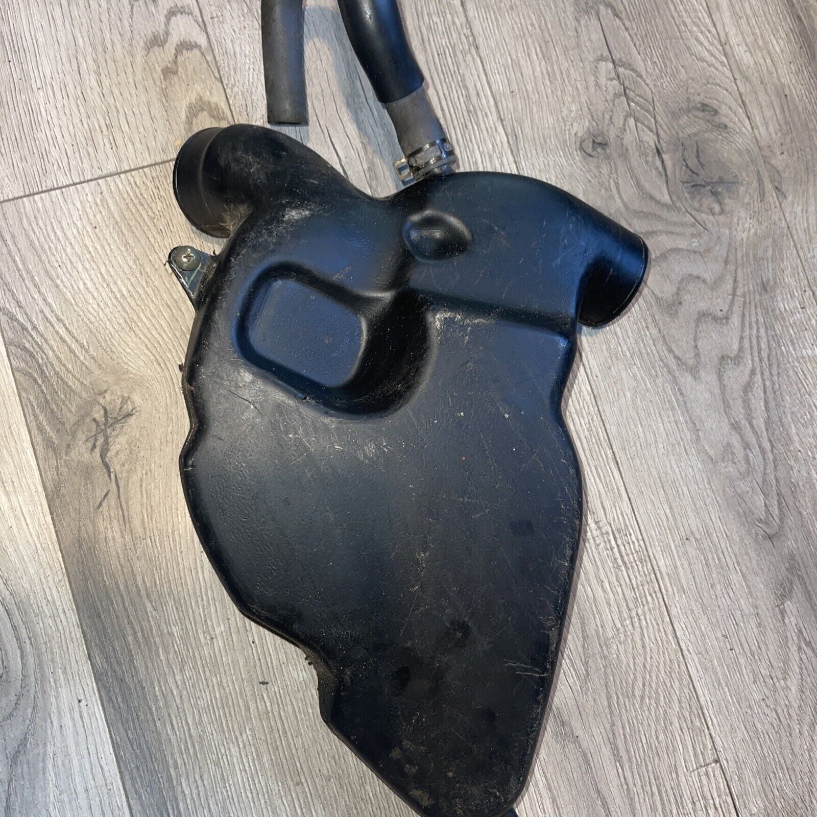 2001 YAMAHA R6 RAM AIR INTAKE TUBE DUCT SCOOP YZFR6 YZF 99 00 01 02 YA