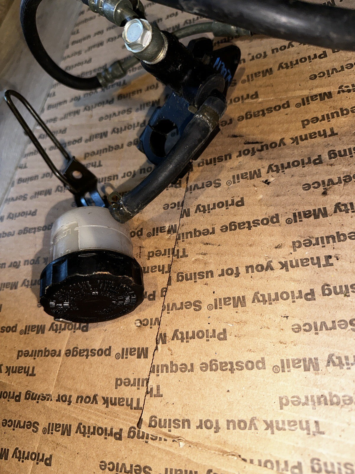 KAWASAKI ZX600 J ZX6 NINJA RIGHT FRONT BRAKE CALIPER ASSEMBLY 43041-1821-GZ