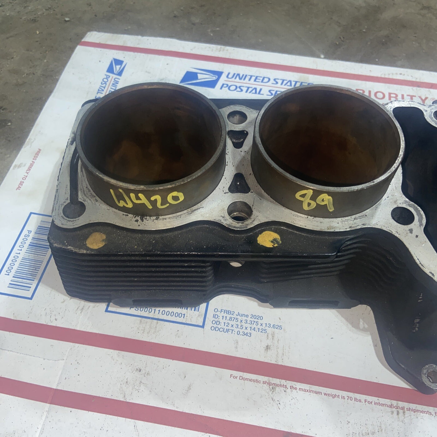 1989 Suzuki GSXR ENGINE MOTOR PISTON CYLINDERS BLOCK JUG