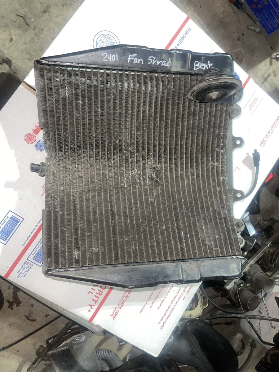 93 94 95 1993 SUZUKI GSXR 750 600 750W OEM RADIATOR COOLING