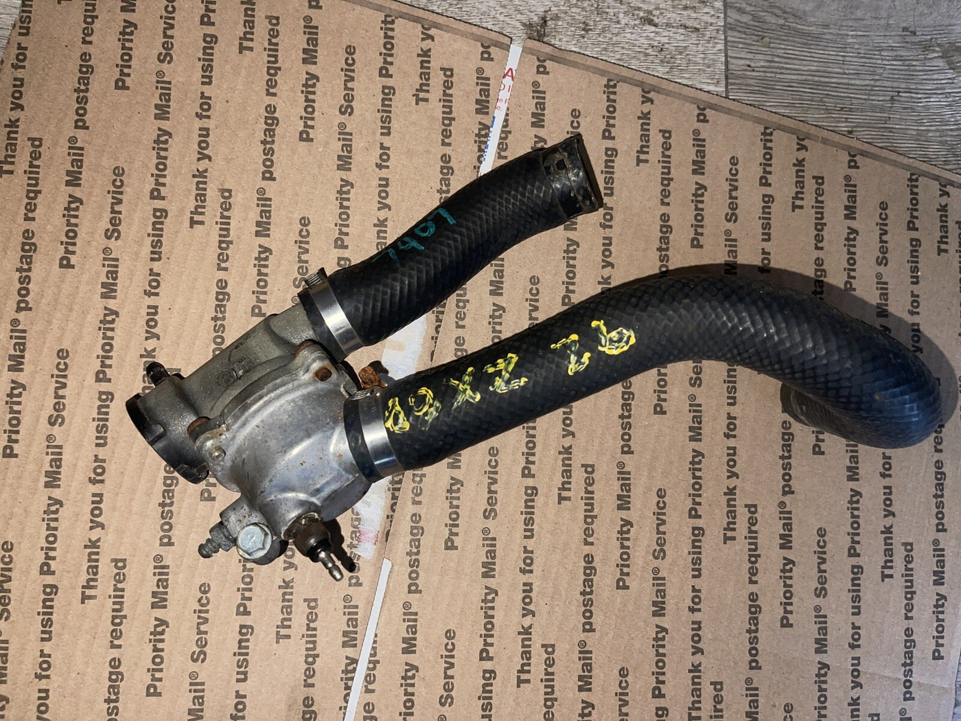 90-02 KAWASAKI NINJA ZX6 ZX6E Thermostat Housing