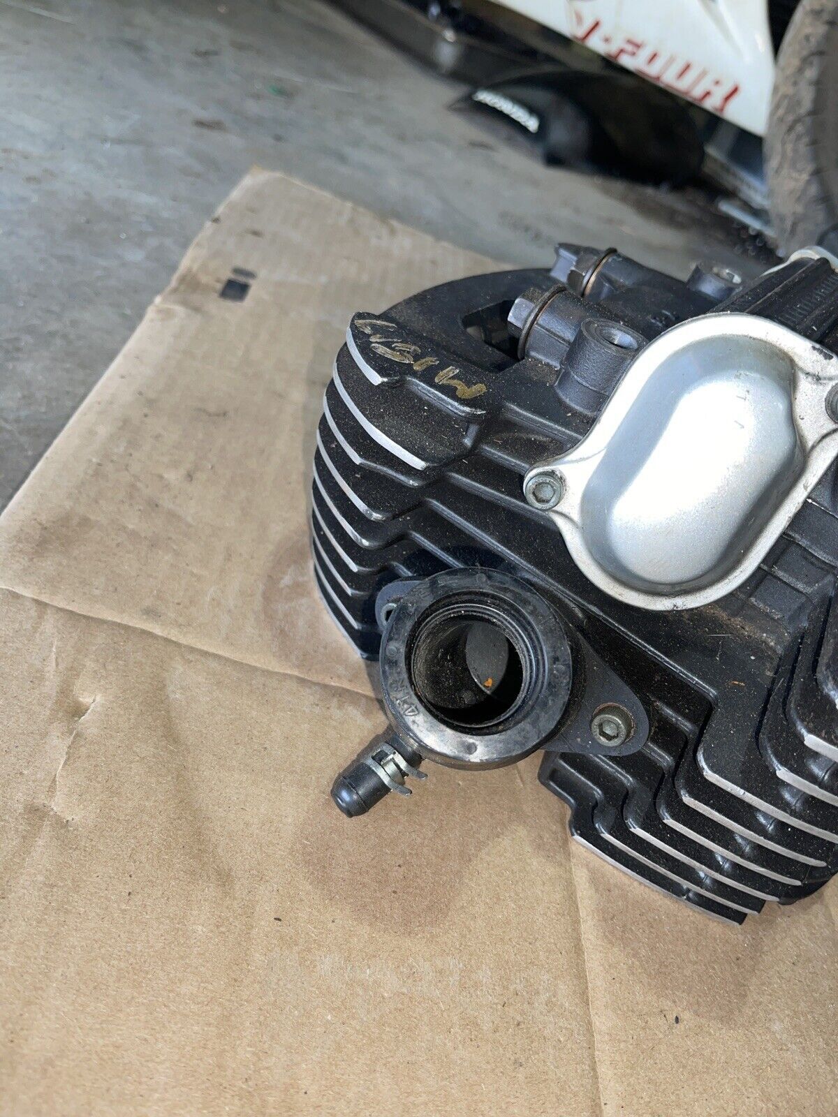 2004-08 Yamaha XVS650 Vstar Forward Engine Cylinder Head Cylinder Jug
