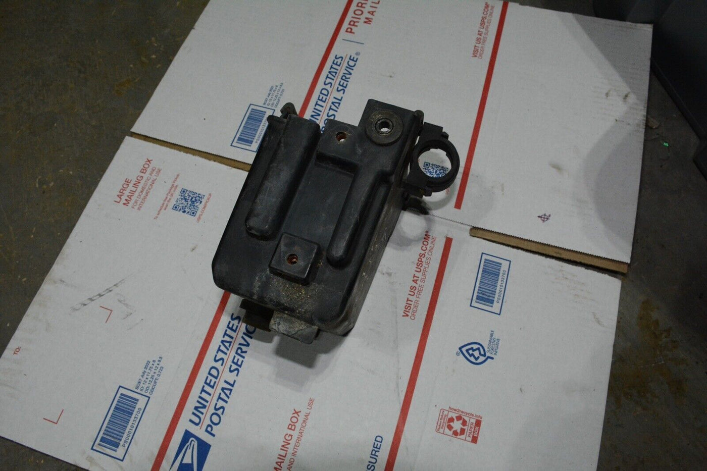 1985 Yamaha FZ750 FZ 750 Battery Box