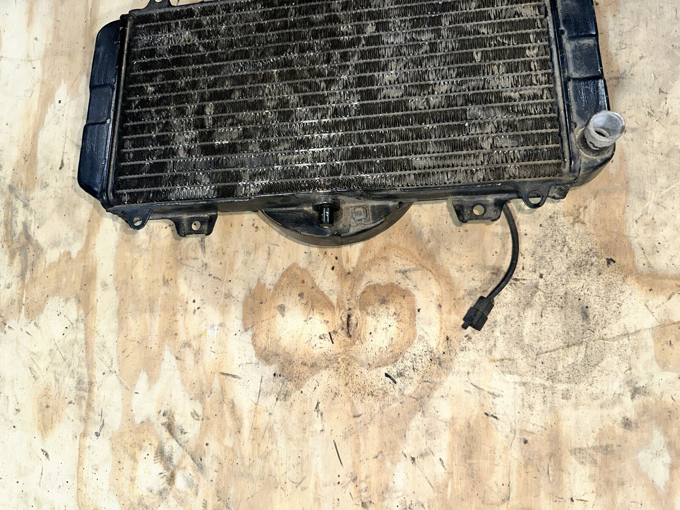 89-90 YAMAHA FZR600 ENGINE RADIATOR MOTOR COOLER COOLING RADIATER
