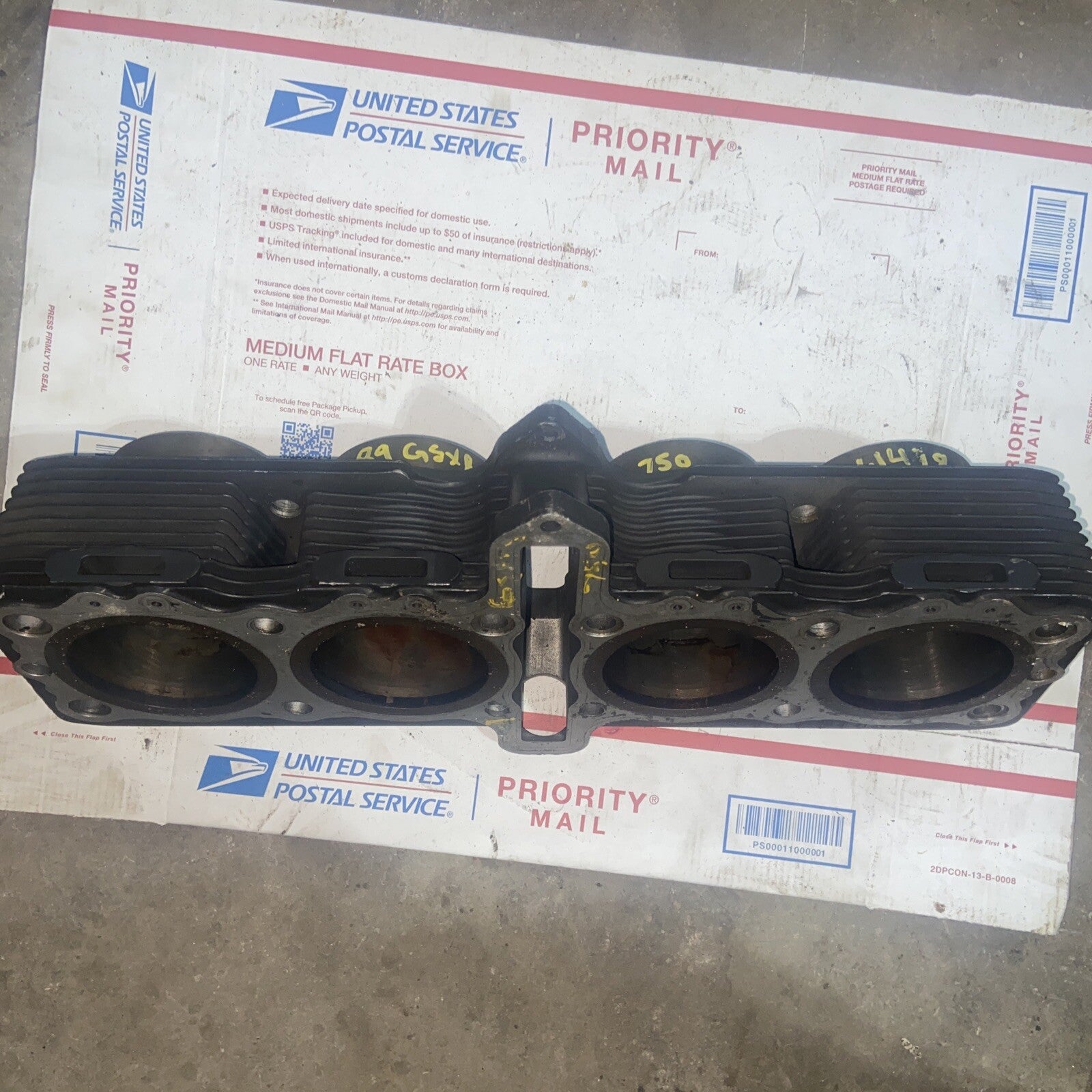 1989 Suzuki GSXR ENGINE MOTOR PISTON CYLINDERS BLOCK JUG