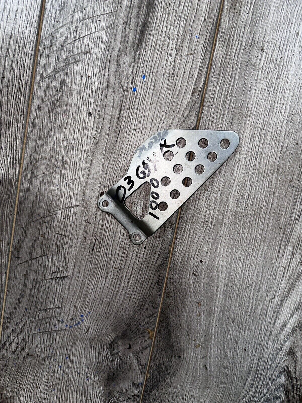 03-04 SUZUKI GSXR 1000 HEEL GAURD 