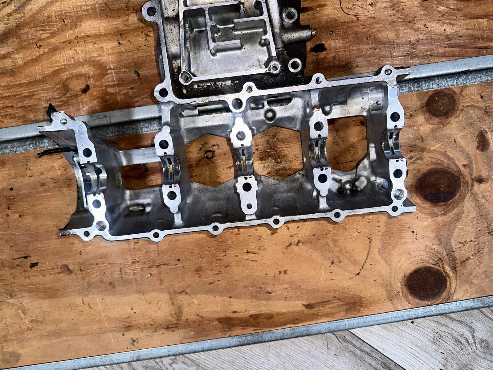 Suzuki 2004 2005 GSXR600 Engine Motor Crankcase Block Middle Section