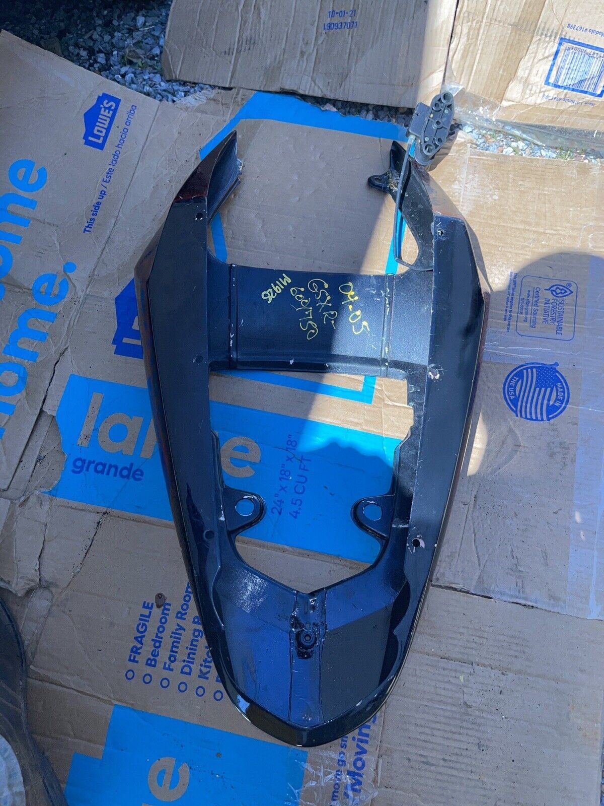2004-2005 SUZUKI GSXR 600 GSXR 750 OEM TAIL FAIRING DAMAGED