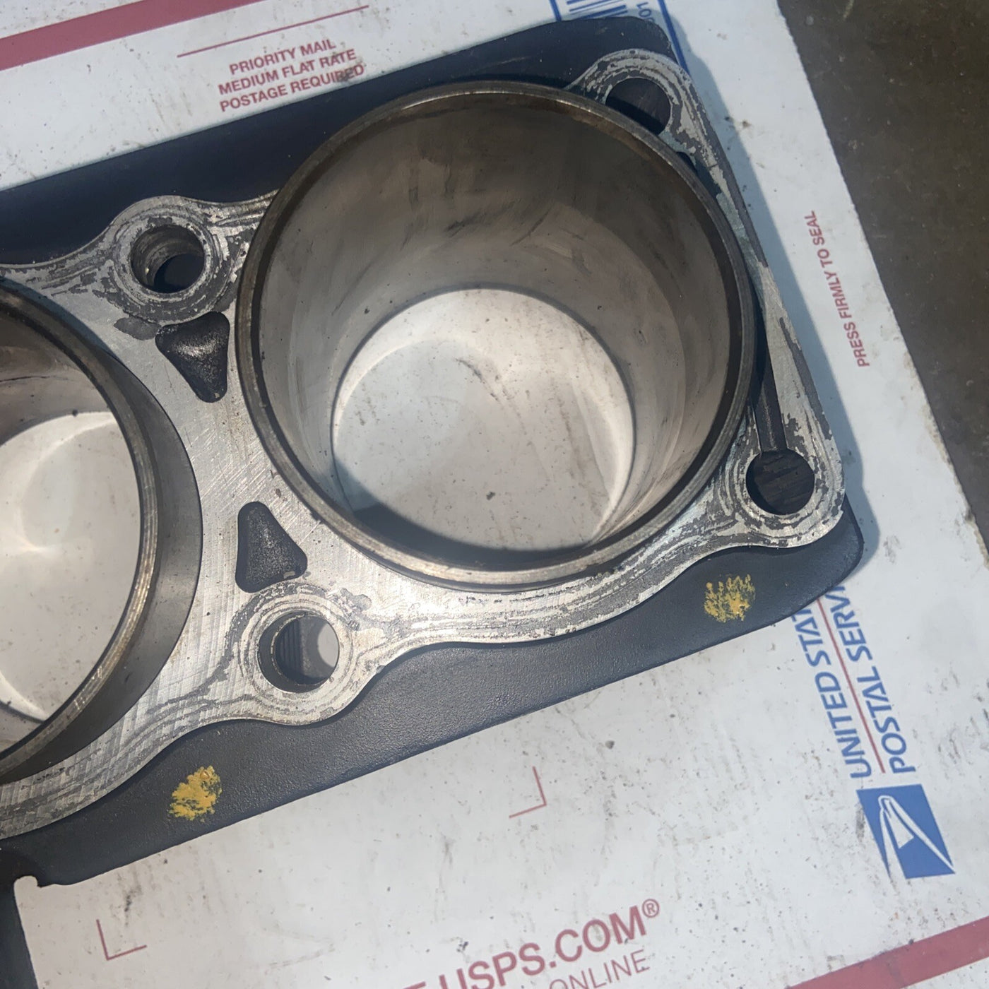 1989 Suzuki GSXR ENGINE MOTOR PISTON CYLINDERS BLOCK JUG