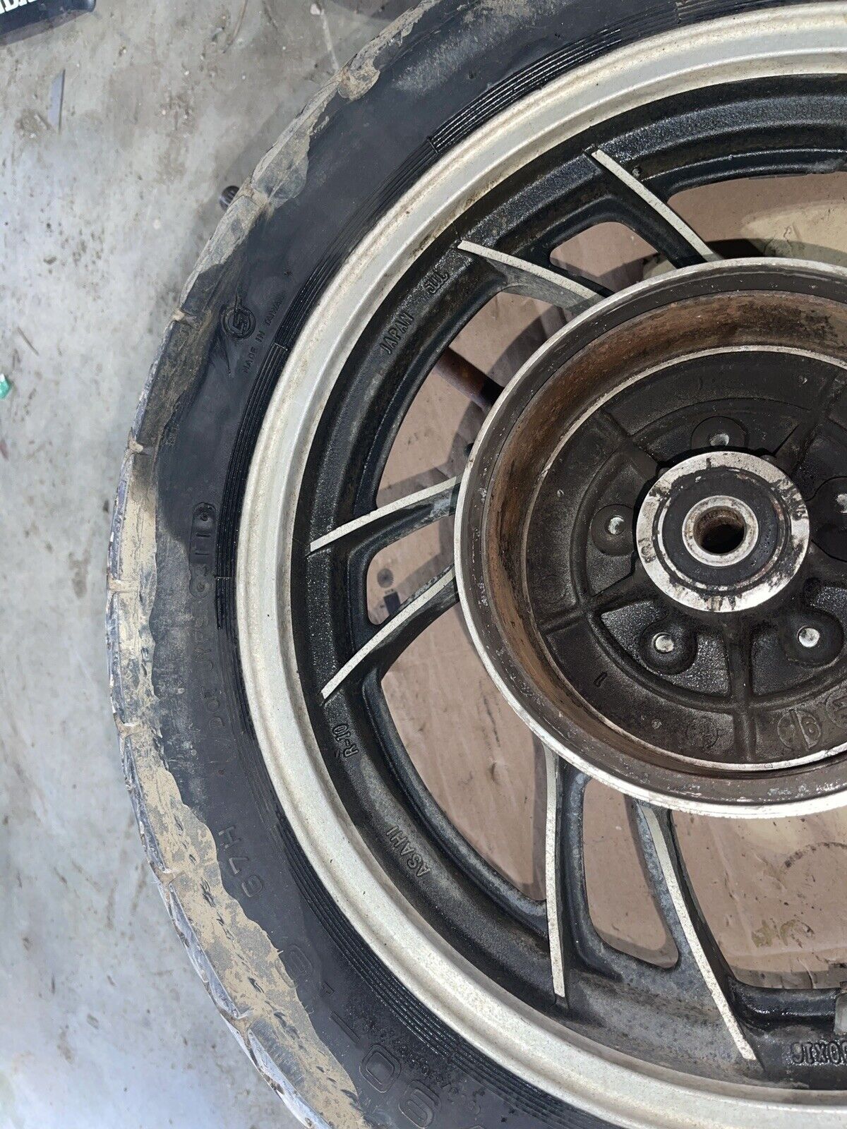 82 Yamaha XV 920 XV920 Virago rear back wheel rim straight