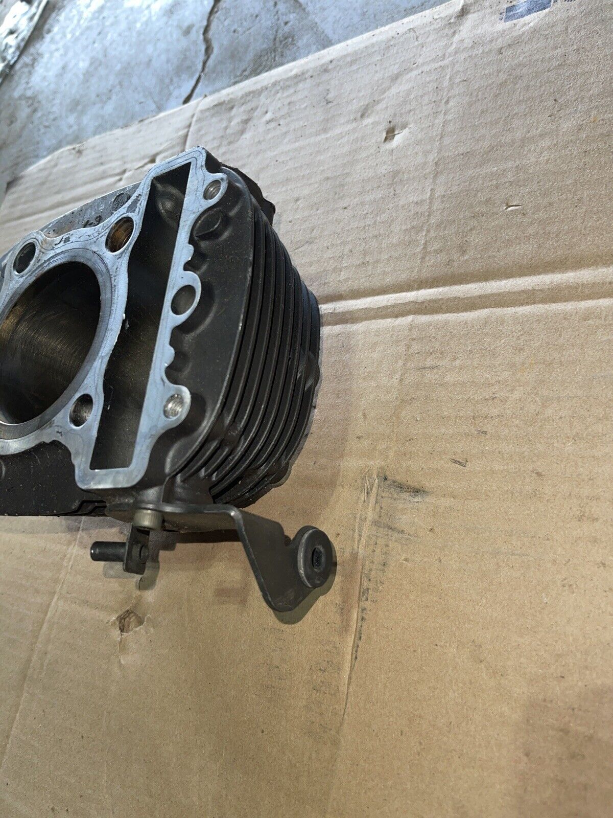 2004-08 Yamaha XVS650 Vstar Forward Engine Cylinder Head Cylinder Jug