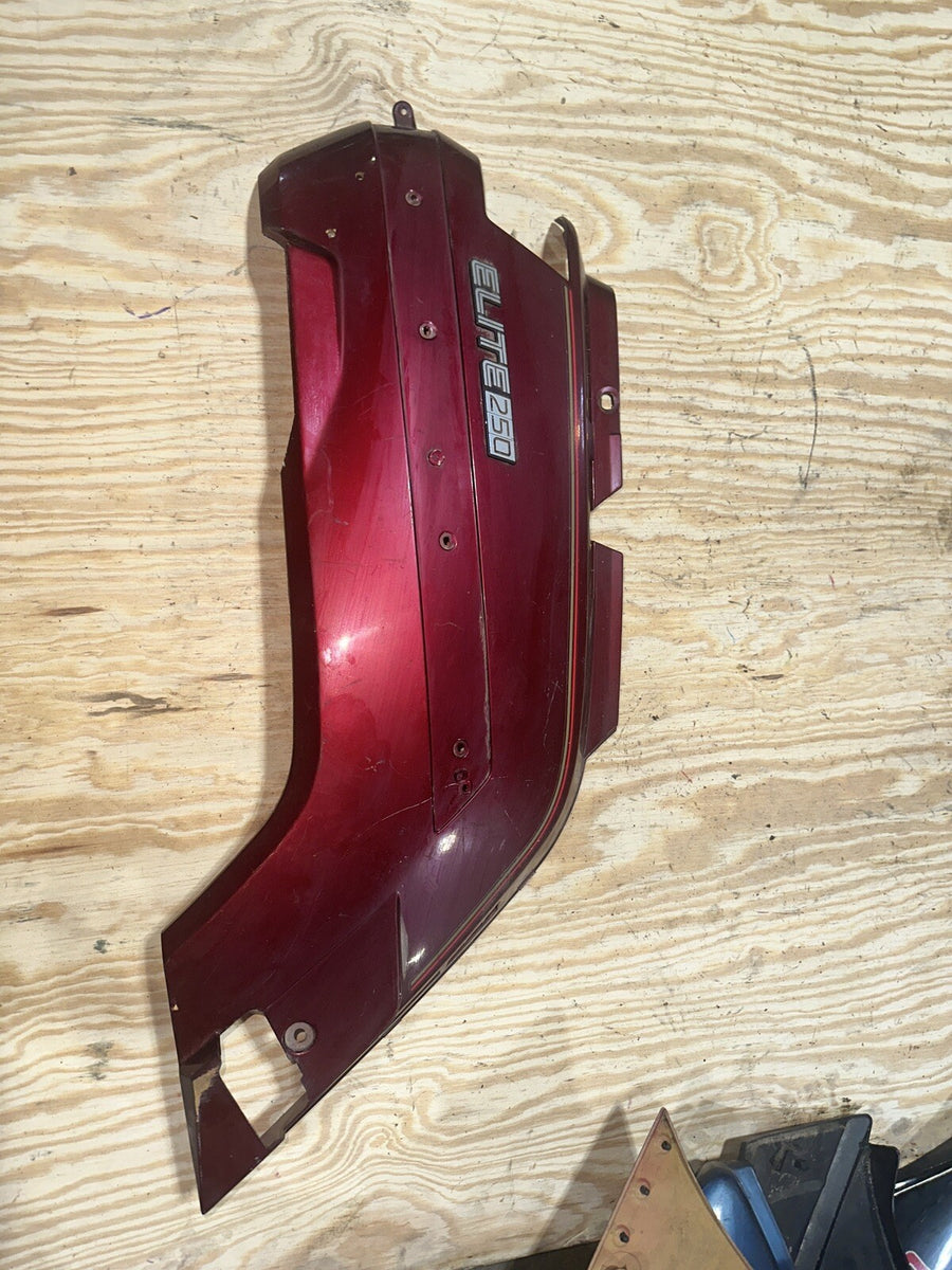 85 Honda CH 250 CH250 Elite Scooter right side cover cowl fairing panel