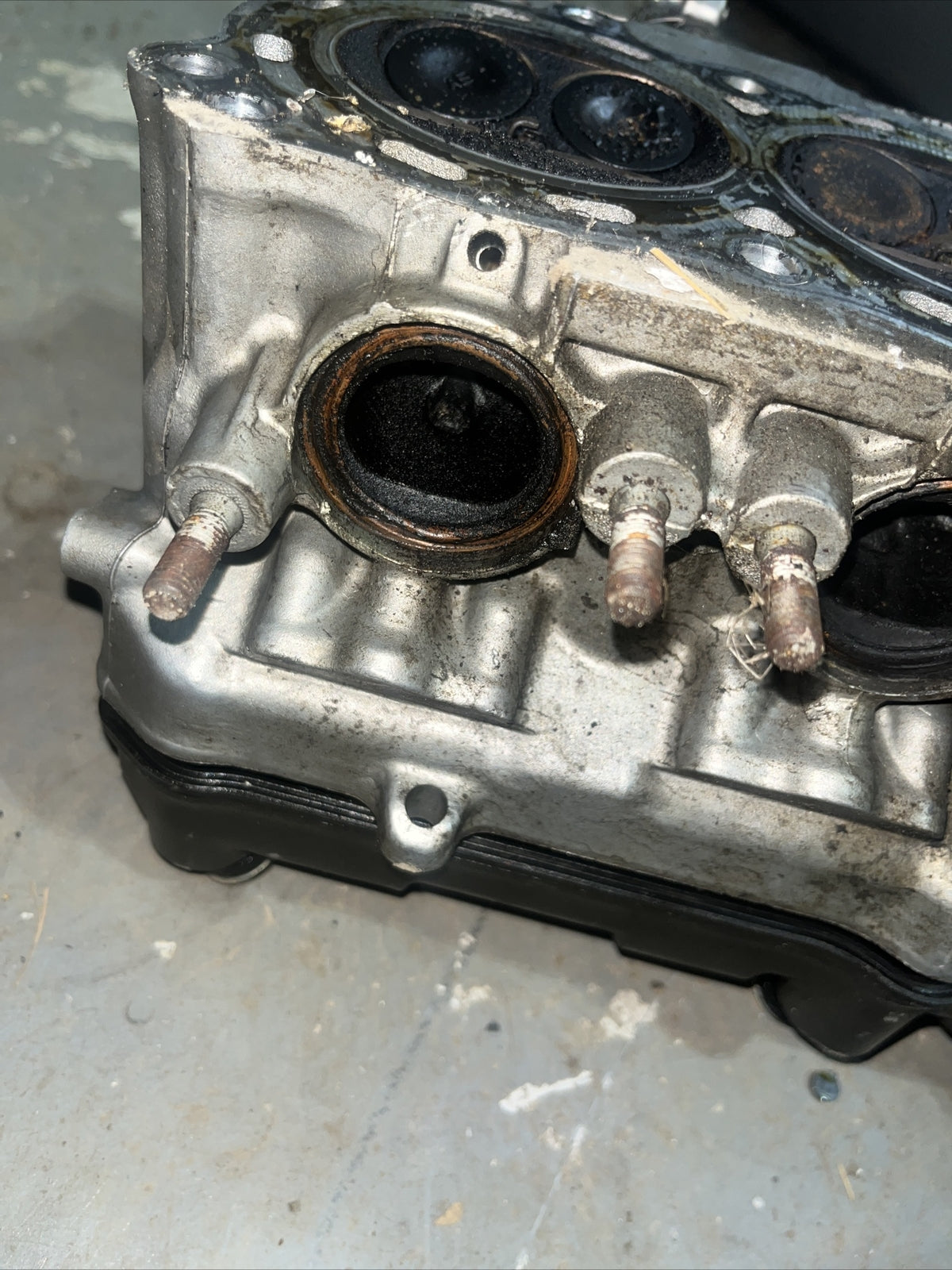 1995 HONDA CBR900 CYLINDER HEAD W/ VALVES CBR 600
