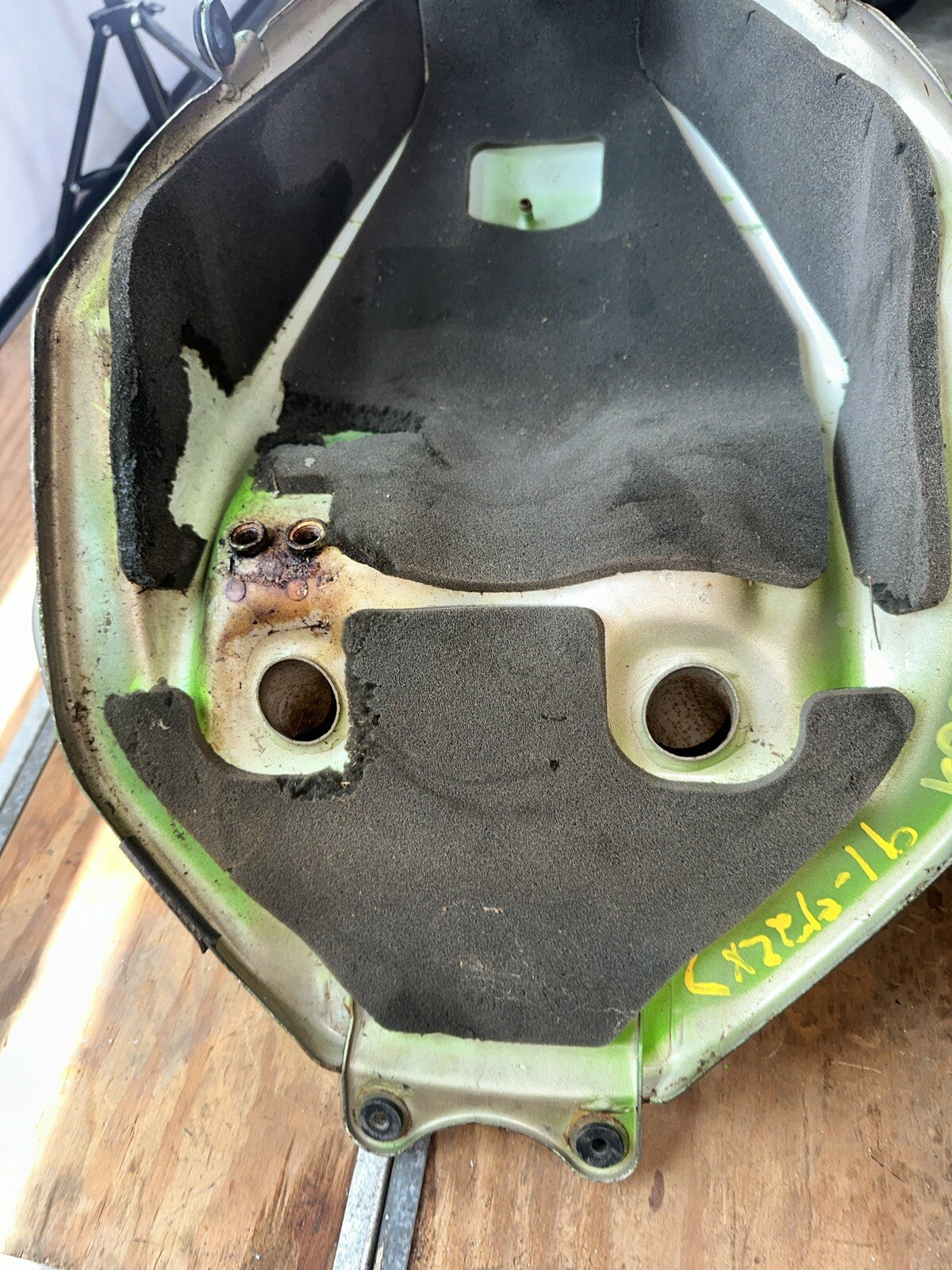 91-92 KAWASAKI NINJA ZX7R ZX750 GAS TANK FUEL CELL PETROL RESERVOIR